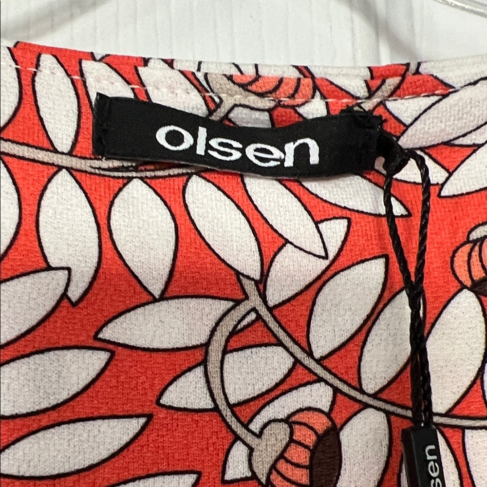 NWT - Olsen Coral and White Leaf-Print V‑Neck Midi Dress - Picture 2 of 8